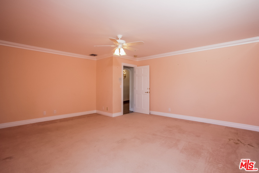 26352 MacMillan Ranch Road Canyon Country, CA 91387 - Photo 23 of 37