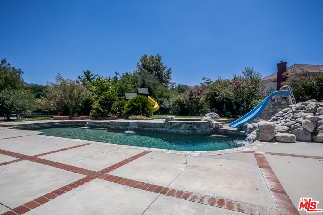 26352 MacMillan Ranch Road Canyon Country, CA 91387 - Photo 27 of 37