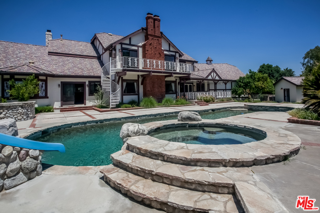 26352 MacMillan Ranch Road Canyon Country, CA 91387 - Photo 28 of 37