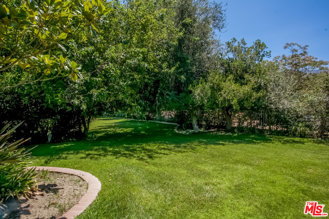 26352 MacMillan Ranch Road Canyon Country, CA 91387 - Photo 29 of 37