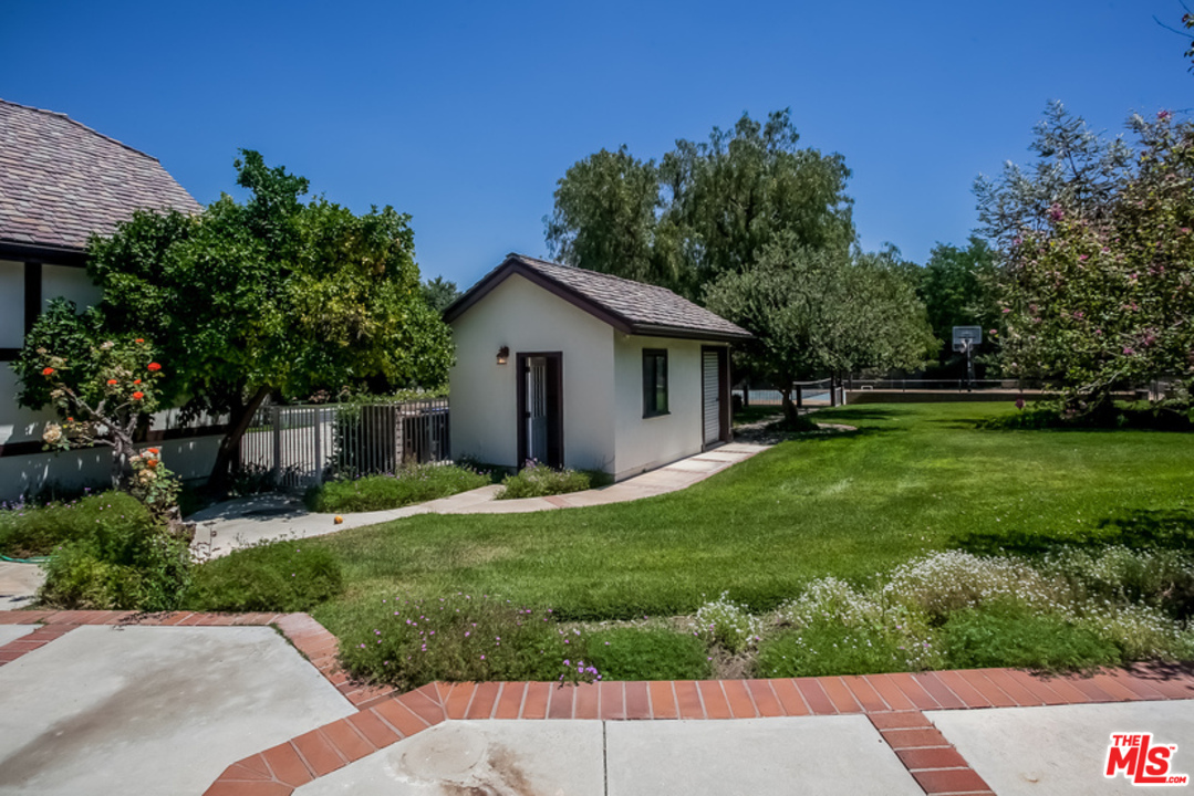 26352 MacMillan Ranch Road Canyon Country, CA 91387 - Photo 32 of 37