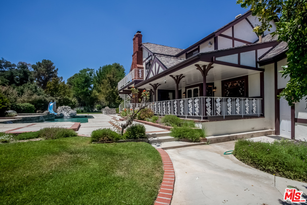 26352 MacMillan Ranch Road Canyon Country, CA 91387 - Photo 33 of 37