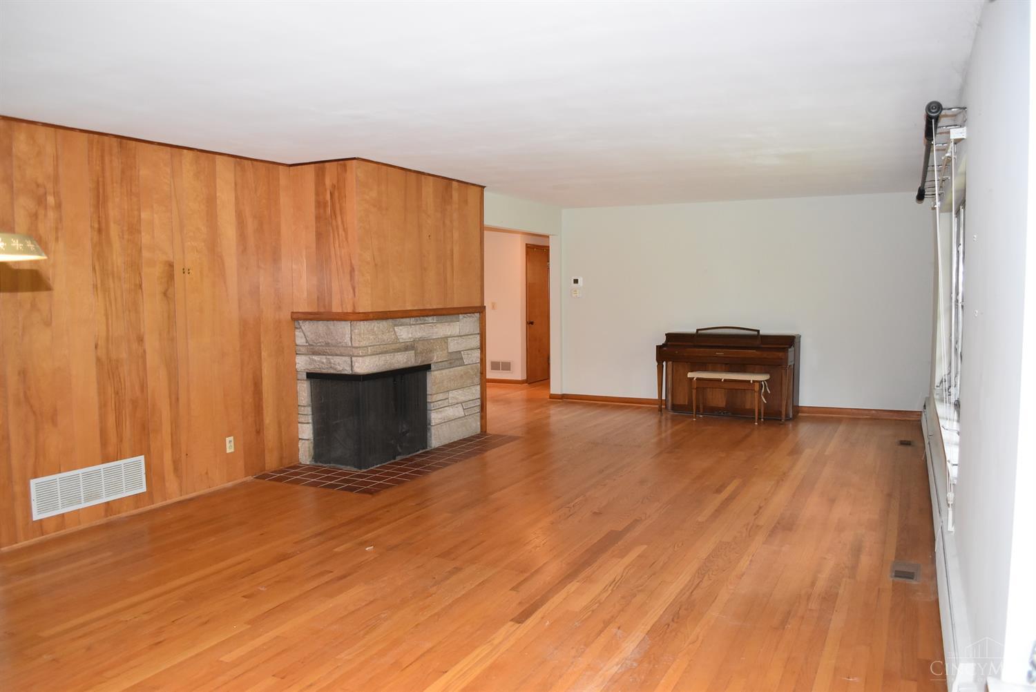 933 8 Mile Road Cincinnati, OH 45255 - Photo 5 of 31