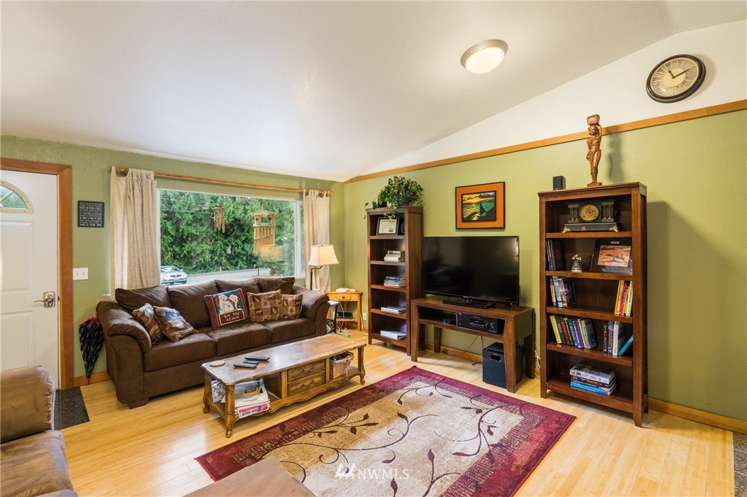 377 Thompson Road Sedro-Woolley, WA 98284 - Photo 3 of 22 Gallery Image 3