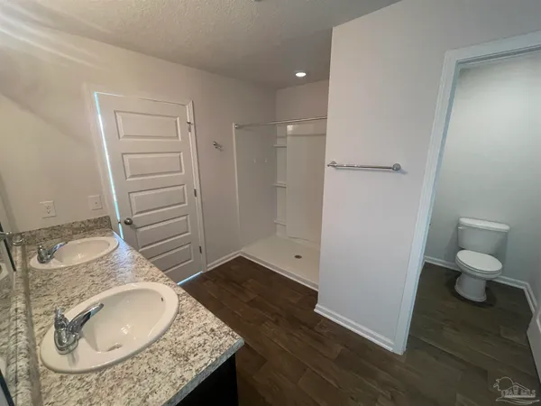 $2,620 | 10541 Queens Gate Circle, Pensacola, FL 32506