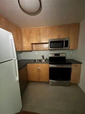 $2,300 | Flamingo-Lummus, Miami Beach, FL 33139