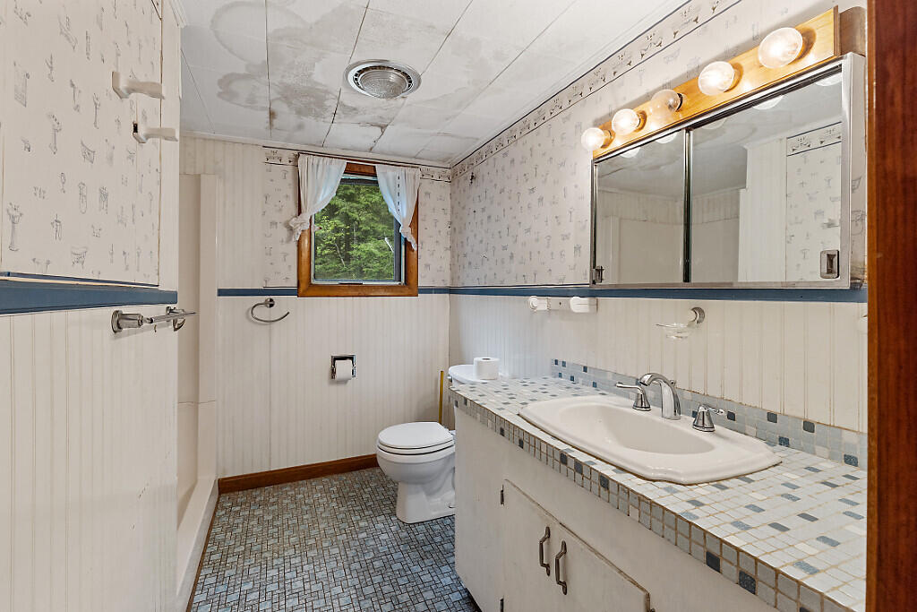 587 Lewiston Road Topsham, ME 04086 - Photo 15 of 25 15_BP5A0606_DxO_mls