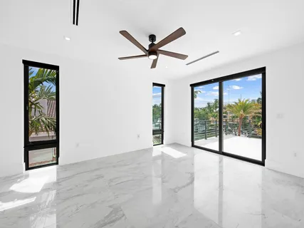 $10,200,000 | 111 Fiesta Way, Fort Lauderdale, FL 33301