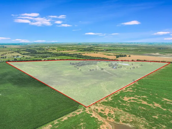 $5,977,000 | Undisclosed Address, Coupland, TX 78615