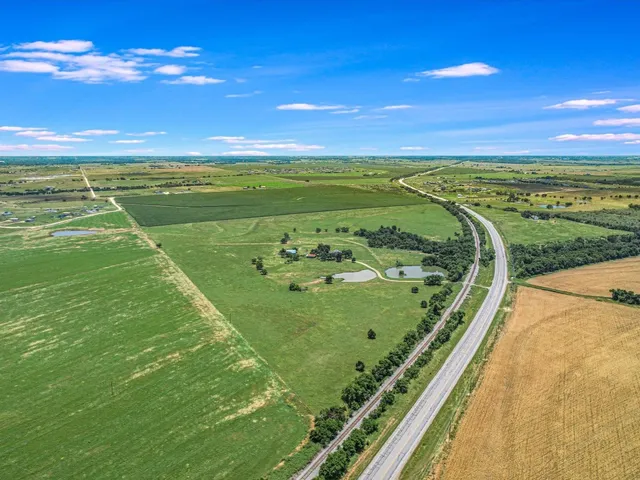 a view of a tennis court