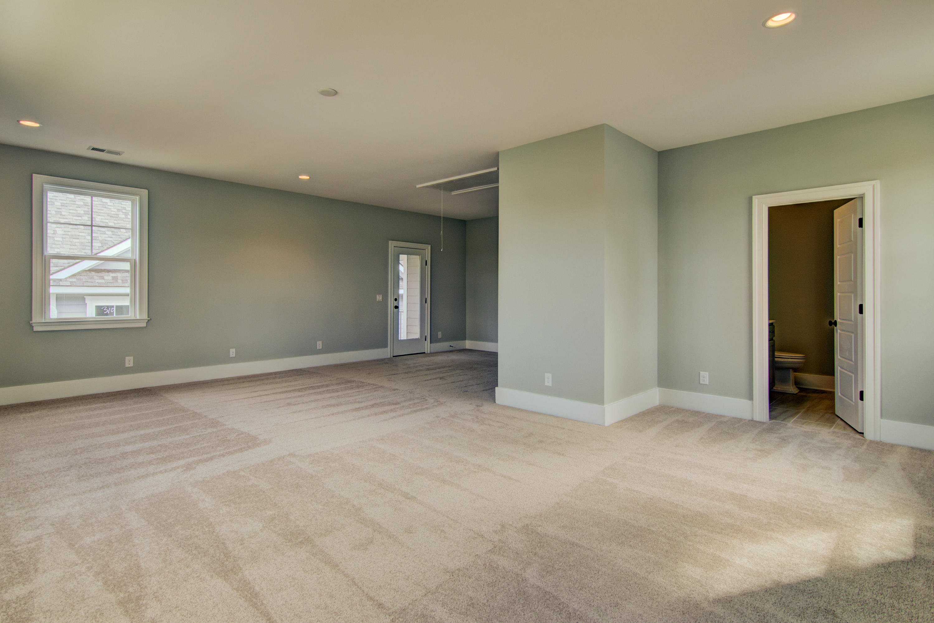 1532 Red Tide Road Mount Pleasant, SC 29466 - Photo 40 of 69 46