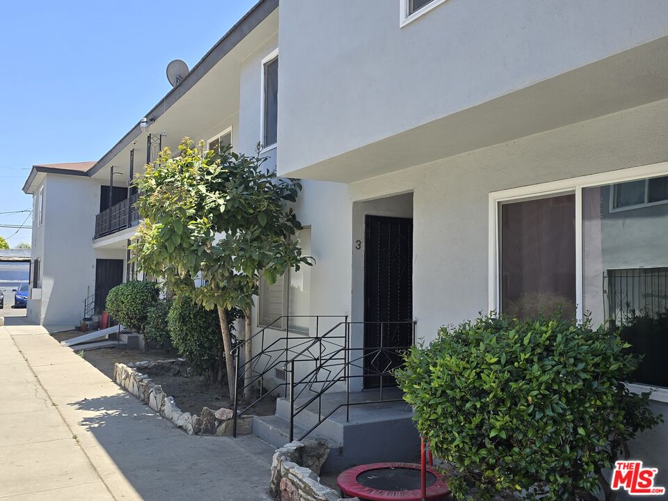 6800 West Boulevard Los Angeles, CA 90043 - Photo 6 of 7