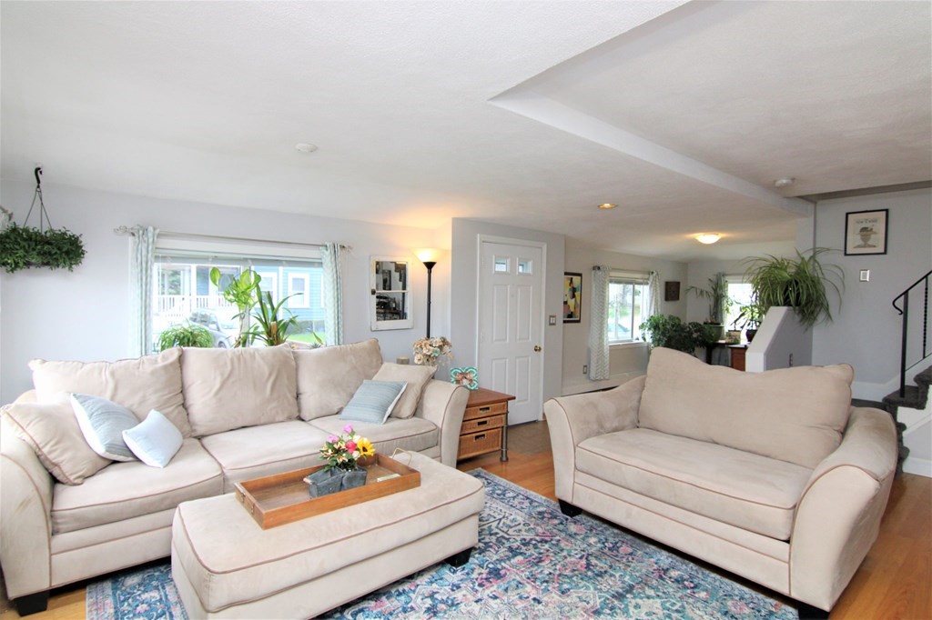 36 Holbrook Road Weymouth, MA 02191 - Photo 11 of 41 Gallery Image 11