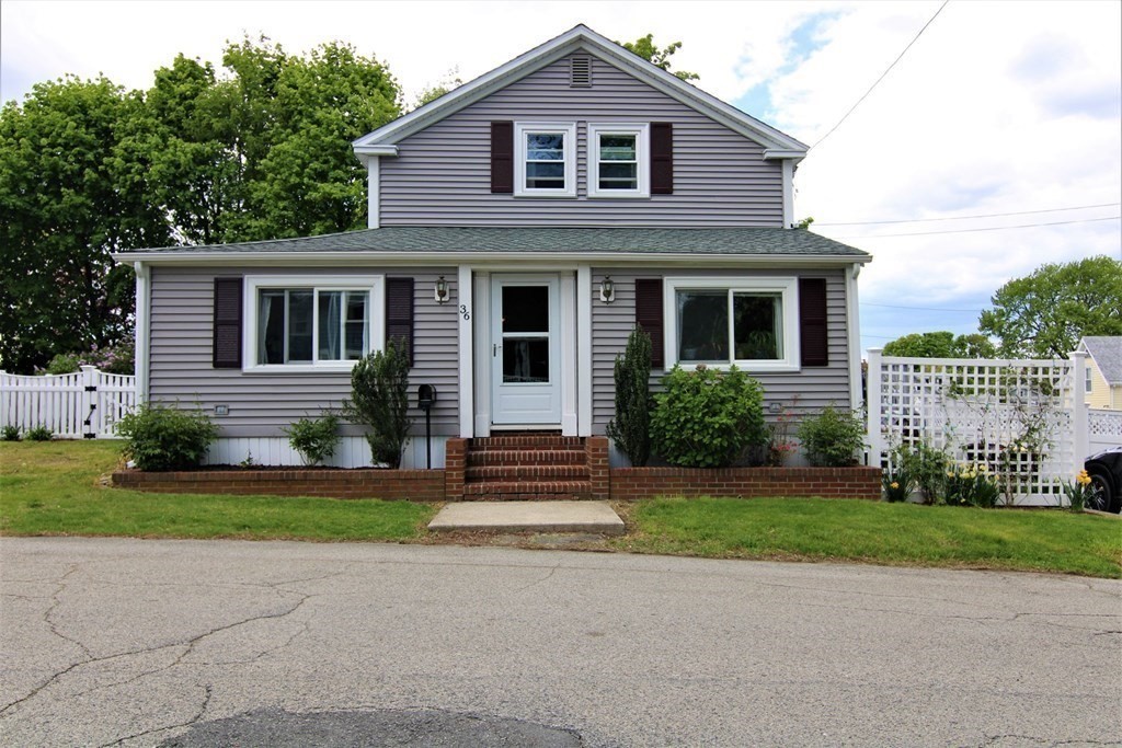 36 Holbrook Road Weymouth, MA 02191 - Photo 3 of 41 Gallery Image 3