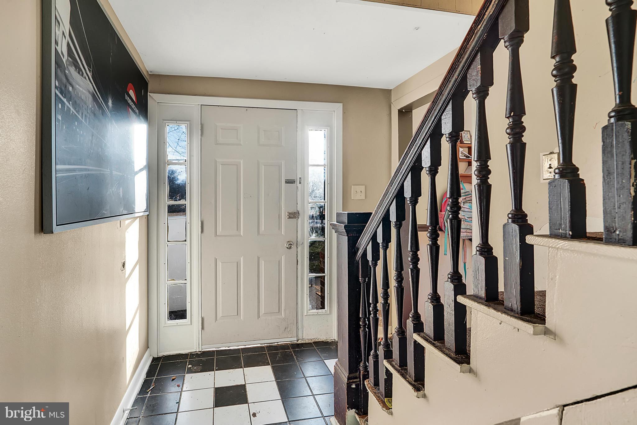 4350 Dumfries Road Catlett, VA 20119 - Photo 3 of 15 Interior (General)
