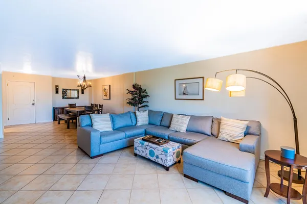 $2,800 | 1000 Spanish River Road, Unit 3T, Boca Raton, FL 33432