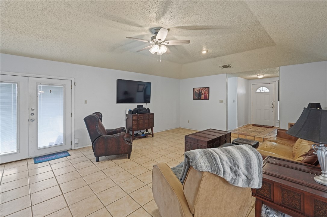 7218 Diamond Ridge Drive Corpus Christi, TX 78413 - Photo 4 of 19