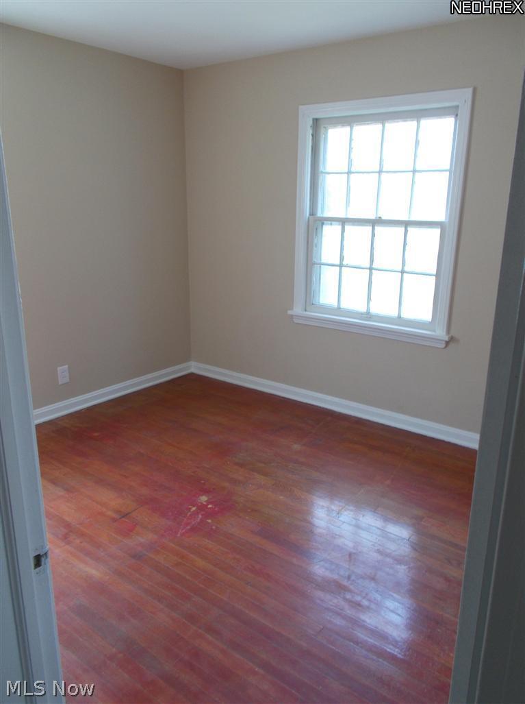 1583 Sunview Road Cleveland, OH 44124 - Photo 14 of 20