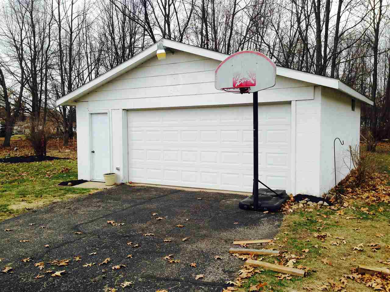 814 West Frontier Drive Rochester, IN 46975 - Photo 2 of 18