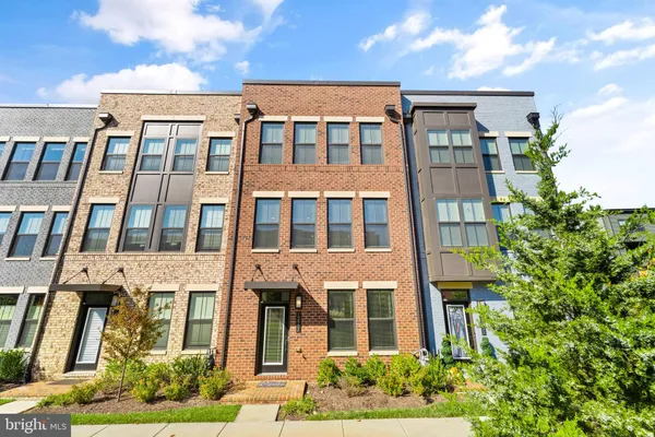 $3,850 | 12973 Hattontown Square, Herndon, VA 20171