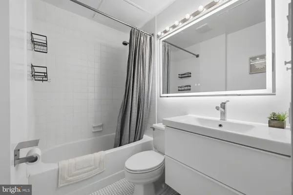 $175,000 | 1601 Spring Garden Street, Unit 207, Philadelphia, PA 19130