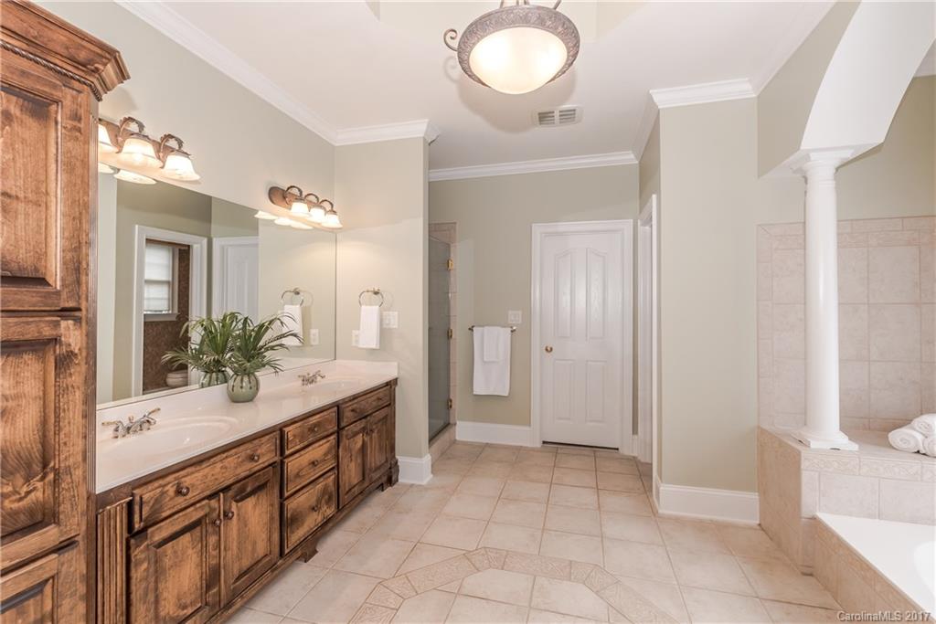 13936 Point Lookout Road Charlotte, NC 28278 - Photo 14 of 23 Gallery Image 14