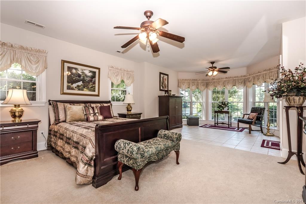 13936 Point Lookout Road Charlotte, NC 28278 - Photo 20 of 23 Gallery Image 20