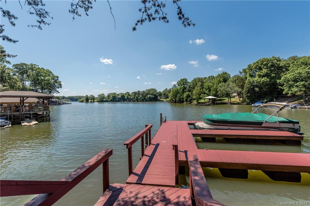 13936 Point Lookout Road Charlotte, NC 28278 - Photo 3 of 23 Gallery Image 3