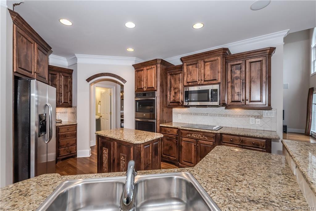13936 Point Lookout Road Charlotte, NC 28278 - Photo 9 of 23 Gallery Image 9
