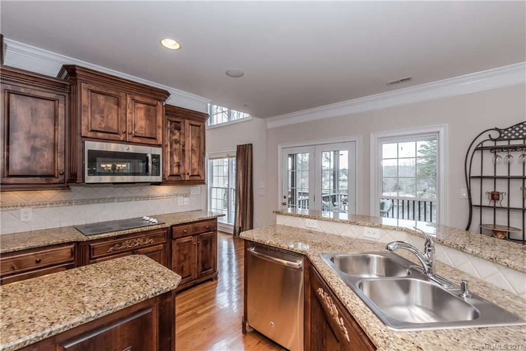 13936 Point Lookout Road Charlotte, NC 28278 - Photo 10 of 23 Gallery Image 10