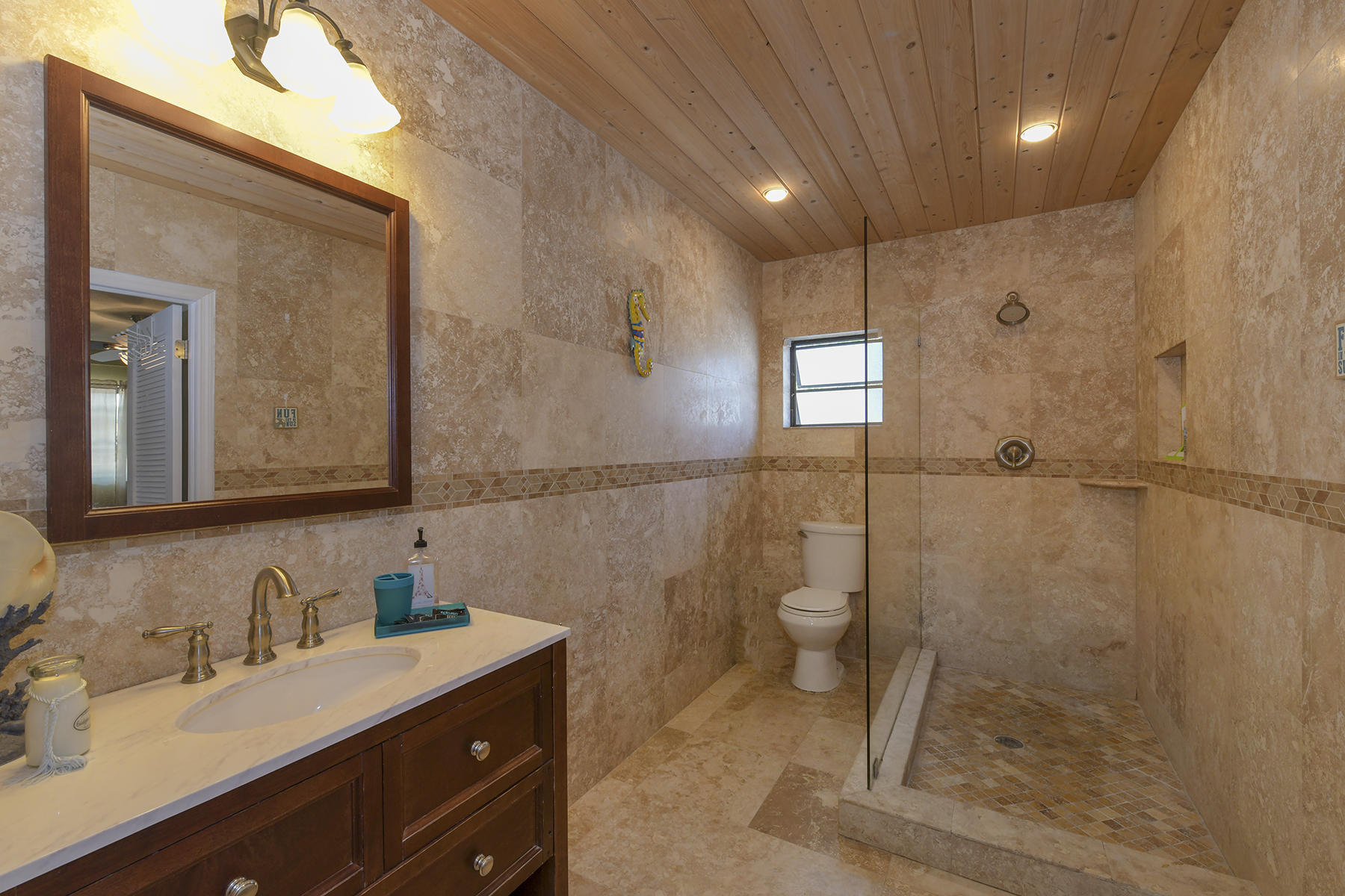 202 Johnny Road Tavernier, FL 33070 - Photo 14 of 25 Guest Bath