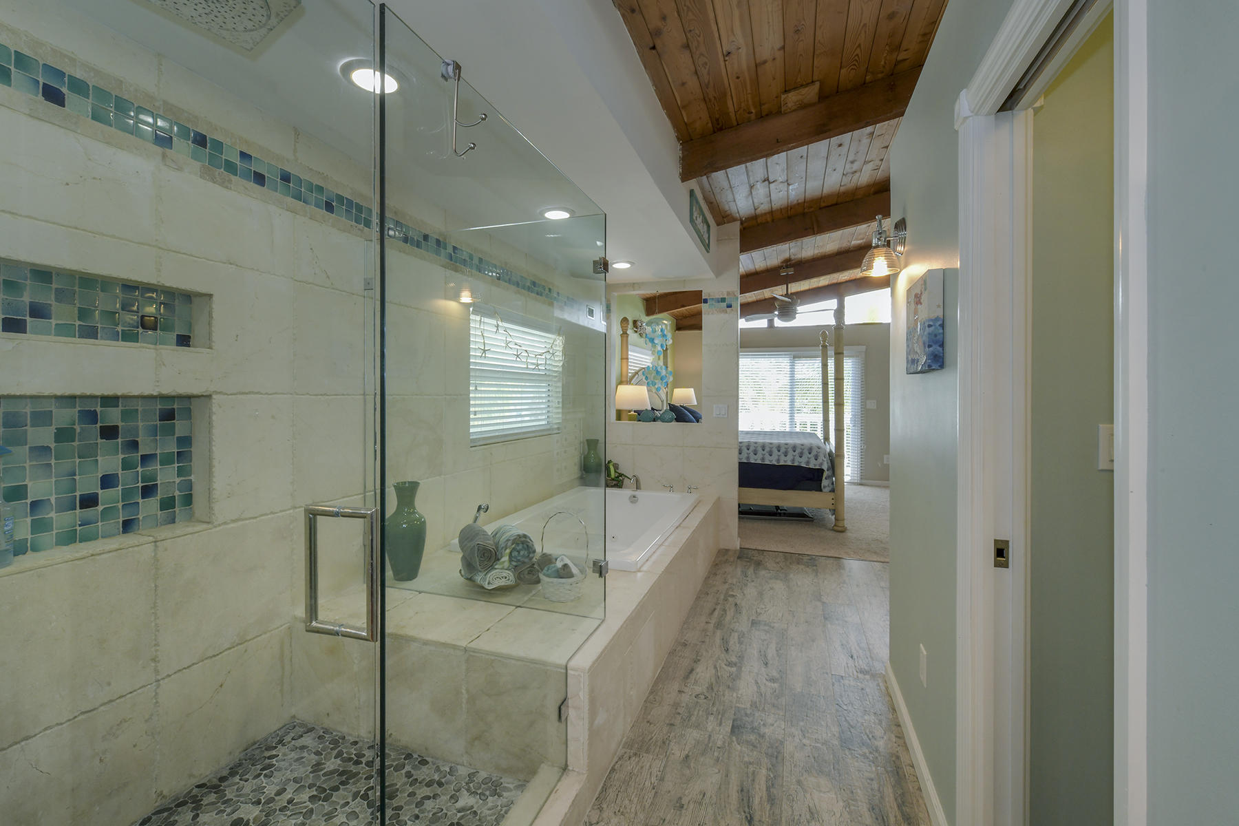 202 Johnny Road Tavernier, FL 33070 - Photo 10 of 25 Master Bath