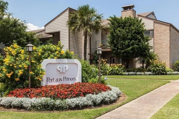 $245,000 | 7030 North Holiday Drive, Galveston, TX 77550
