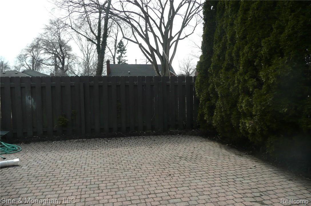 1135 Fairholme Road Grosse Pointe, MI 48236 - Photo 13 of 57 1135-52.JPG