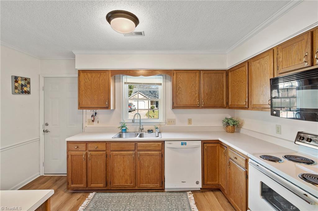 6300 Ridge Haven Road Greensboro, NC 27410 - Photo 10 of 25 Gallery Image 10