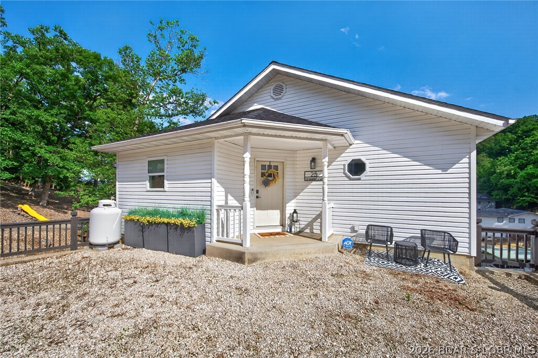 25 Old Sassafrass Road Eldon, MO 65026 - Photo 5 of 58 Clean, neat and tidy plus tons of parking and room