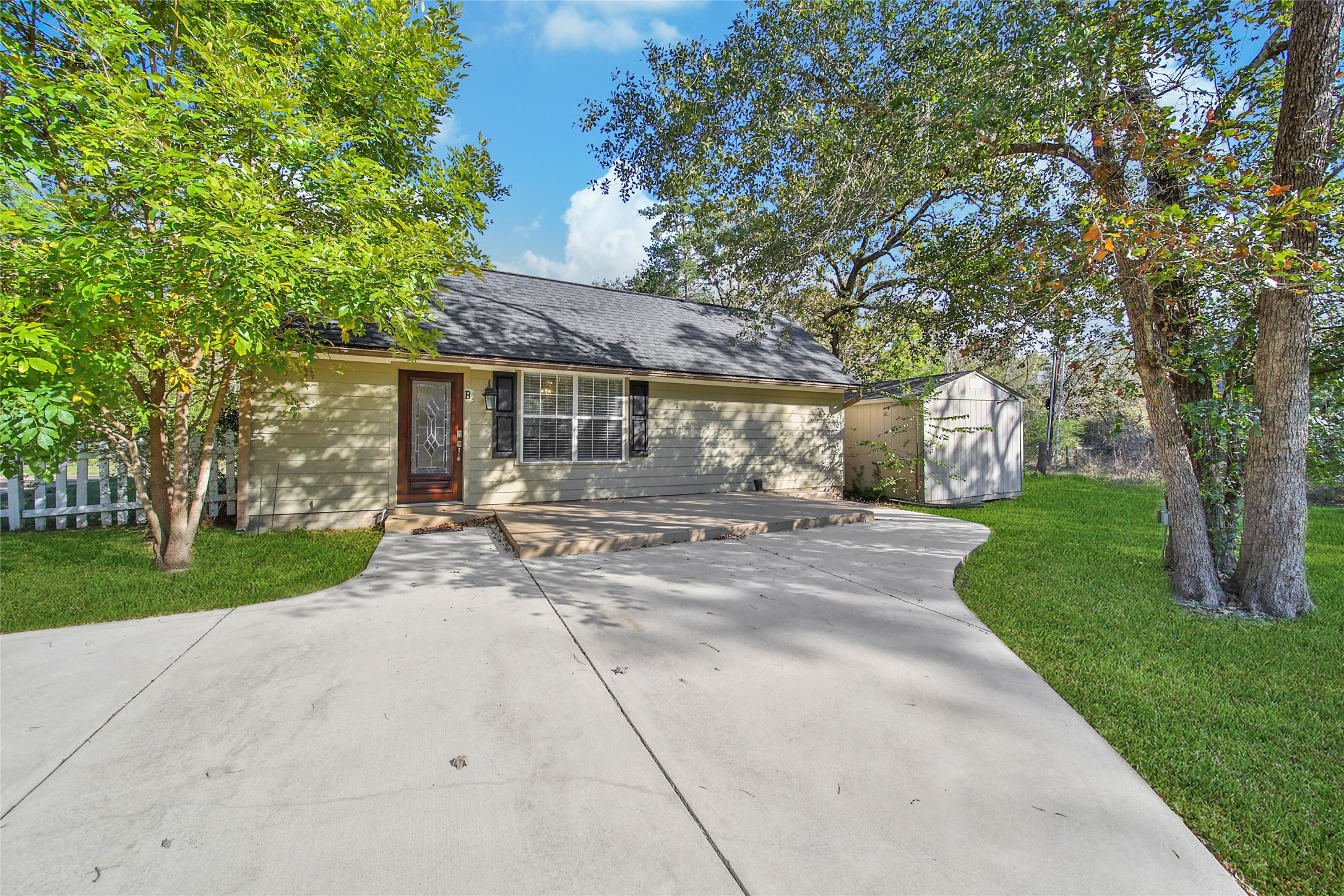 4072 Highway 105 Navasota, TX 77868 - Photo 1 of 13