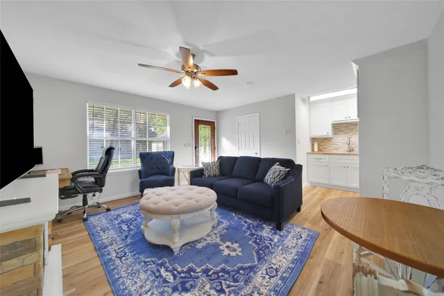 $1,350 | 4072 Highway 105, Navasota, TX 77868