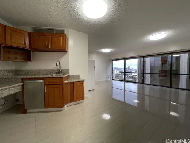 $2,100 | 1088 Bishop Street, Unit 2210, Honolulu, HI 96813