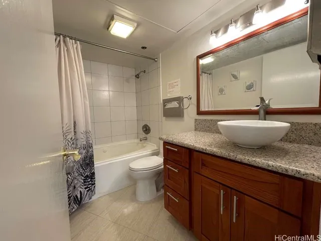 $2,100 | 1088 Bishop Street, Unit 2210, Honolulu, HI 96813