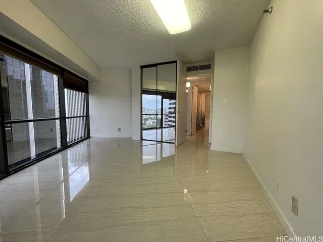 $2,100 | 1088 Bishop Street, Unit 2210, Honolulu, HI 96813