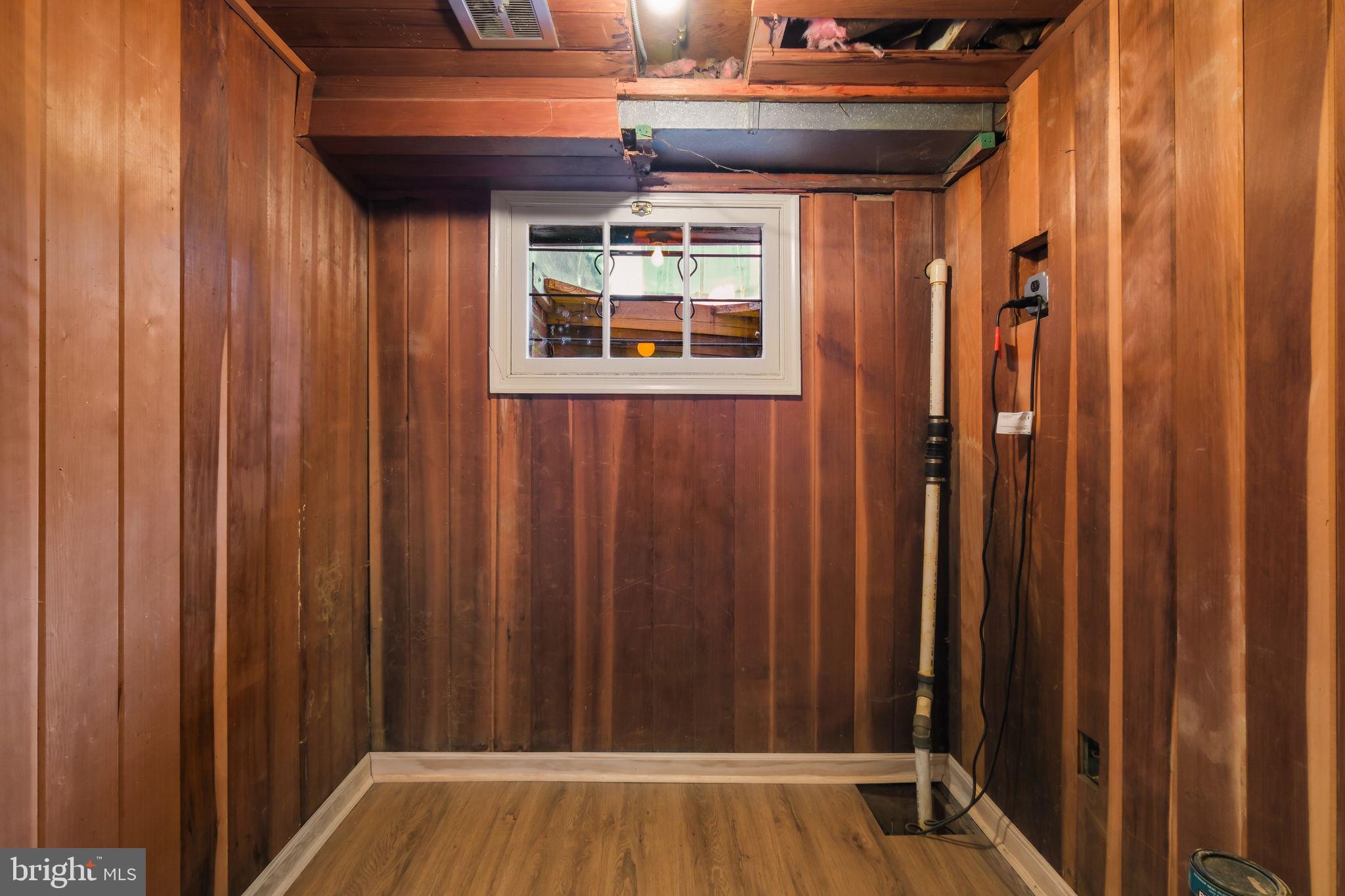601 E Street Southeast Washington, DC 20003 - Photo 27 of 47 Walk-in-Closet/Previous Sauna