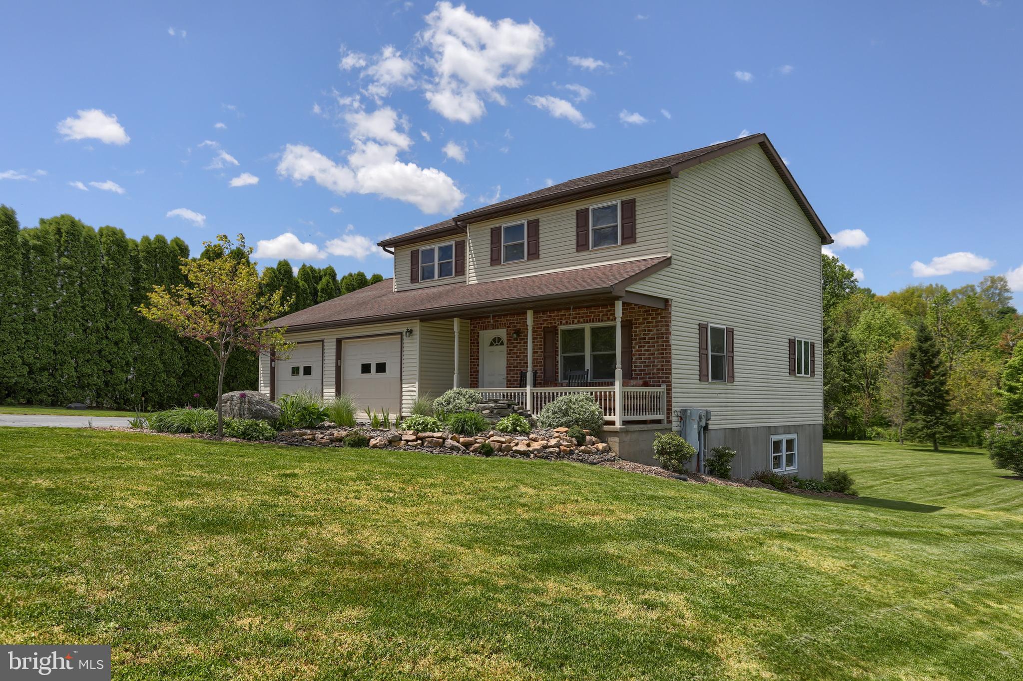 8 Host Road Womelsdorf, PA 19567 - Photo 2 of 49 3 bedrooms, 2.5 baths, 1 acre