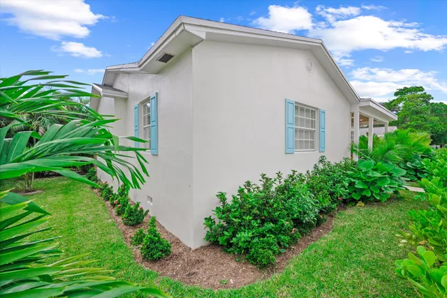 a view of a room with an empty space