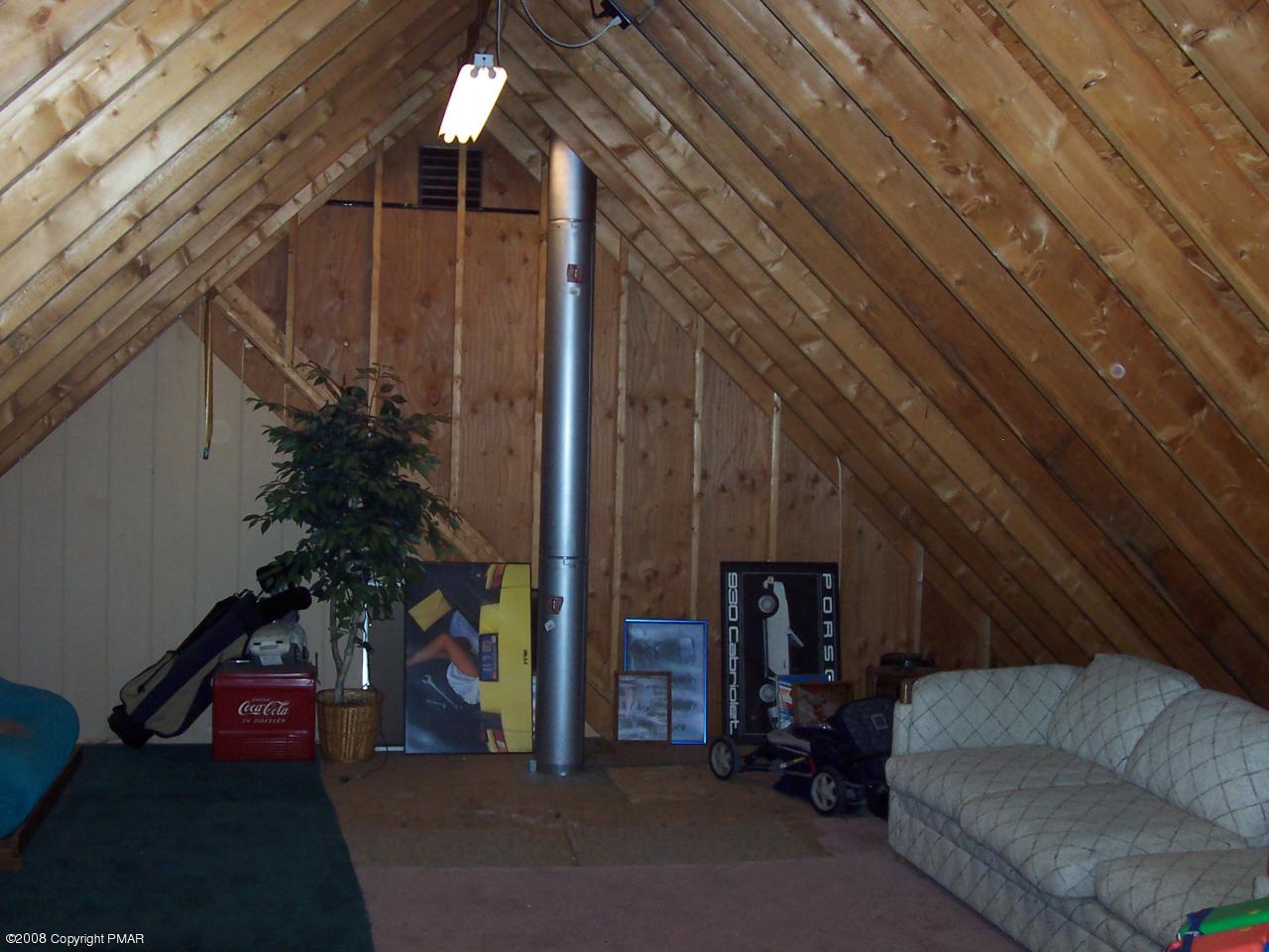 29 Hemlock Road Blakeslee, PA 18610 - Photo 7 of 7 loft in garage