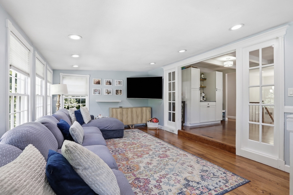 60 R Jasper Street Saugus, MA 01906 - Photo 12 of 33