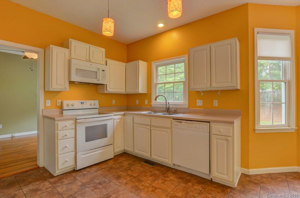 12 Barberry Road, Unit 107 Fletcher, NC 28732 - Photo 19 of 34 Gallery Image 19