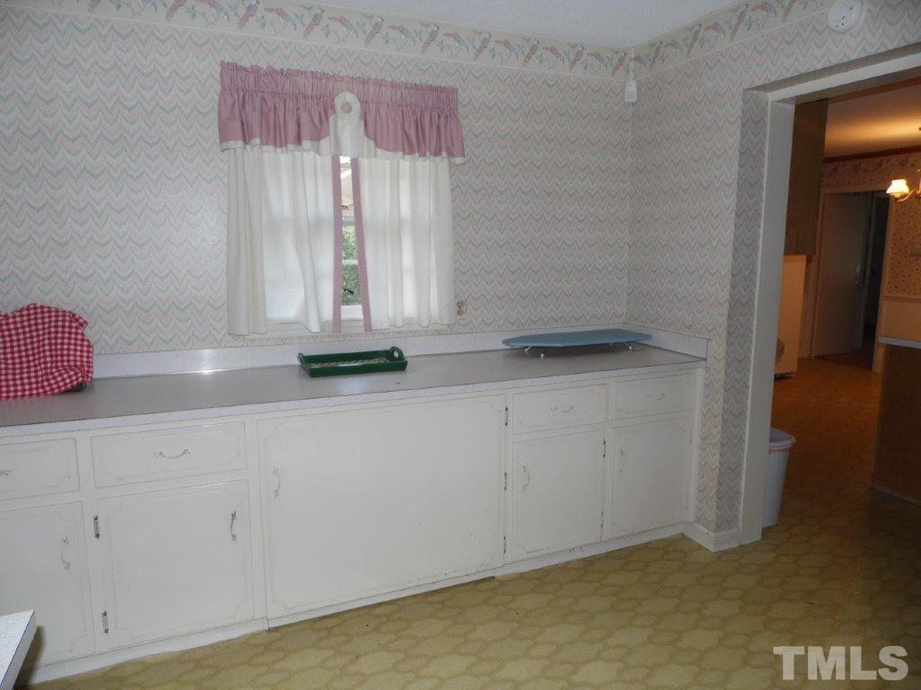1013 Fairground Road Dunn, NC 28334 - Photo 12 of 20