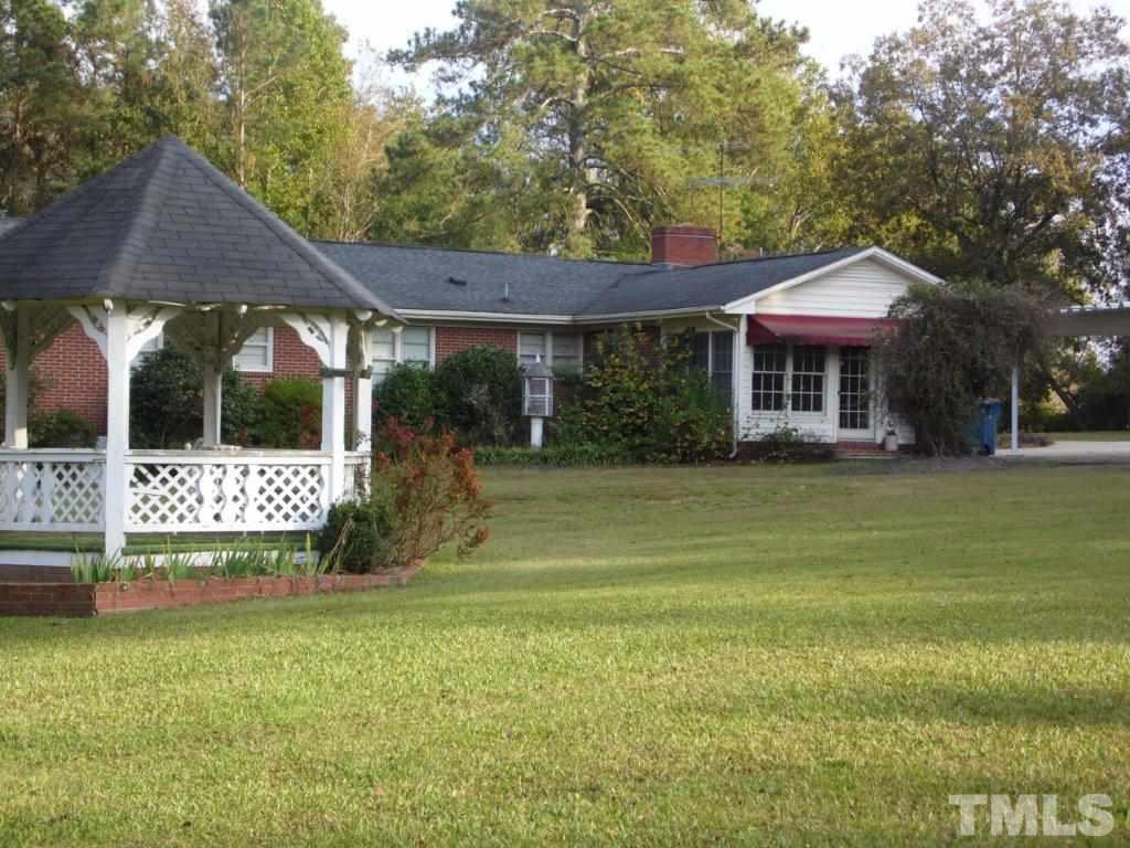 1013 Fairground Road Dunn, NC 28334 - Photo 3 of 20
