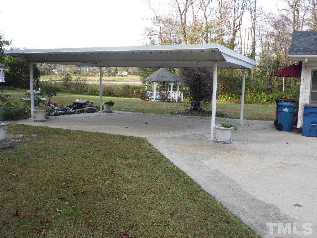 1013 Fairground Road Dunn, NC 28334 - Photo 4 of 20